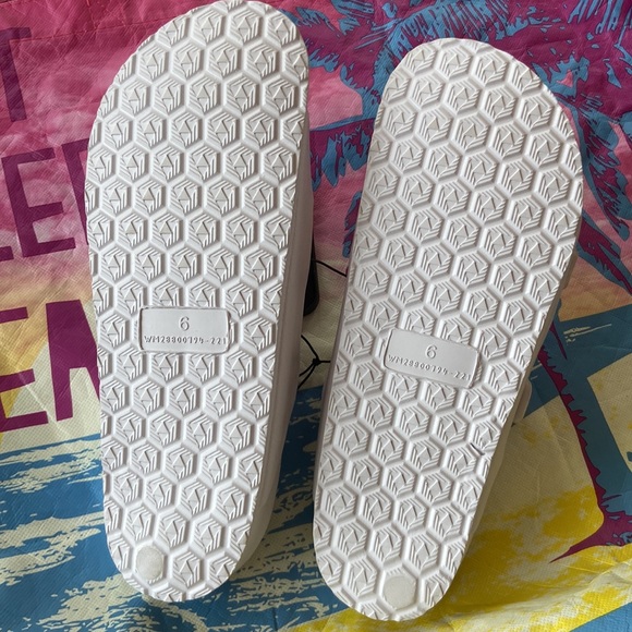 *NEW* White Rubber 2 Strap Summer Sandals 7.5-8-8.5 / 38.5 EU - Picture 16 of 16